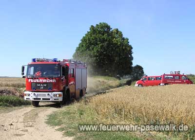 Unsere LF 16/12 f�hrt zum Wasserholen