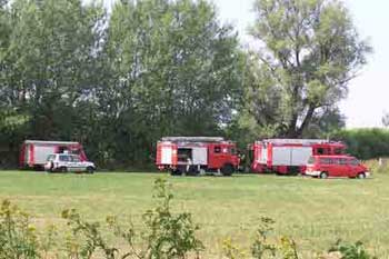 Links das Fahrzeug des Notfallmanagers