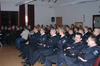 Der gut gef�llte Versammlungsraum.